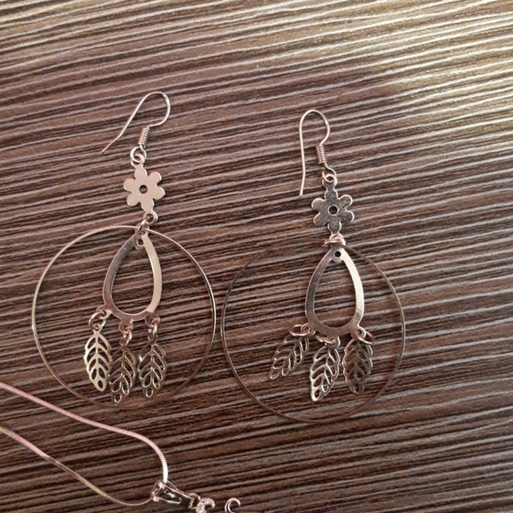 Jewellery - Picture 2 of 3